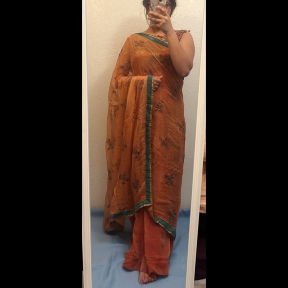30 seconds Saree - Picture 2 of 3